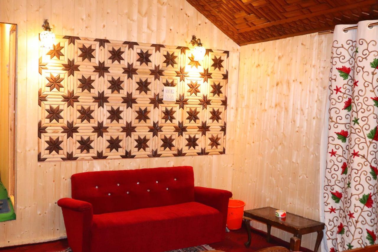 House Boat New Pala Palace Srīnagar Екстериор снимка