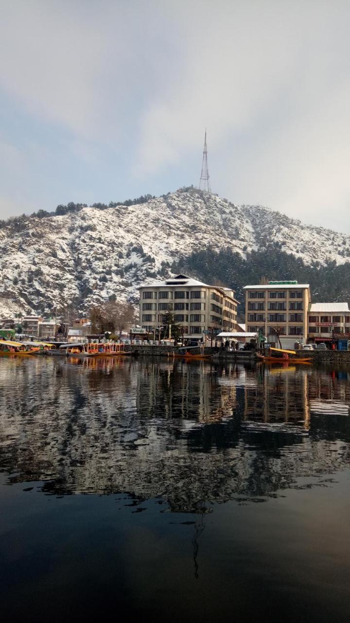 House Boat New Pala Palace Srīnagar Екстериор снимка